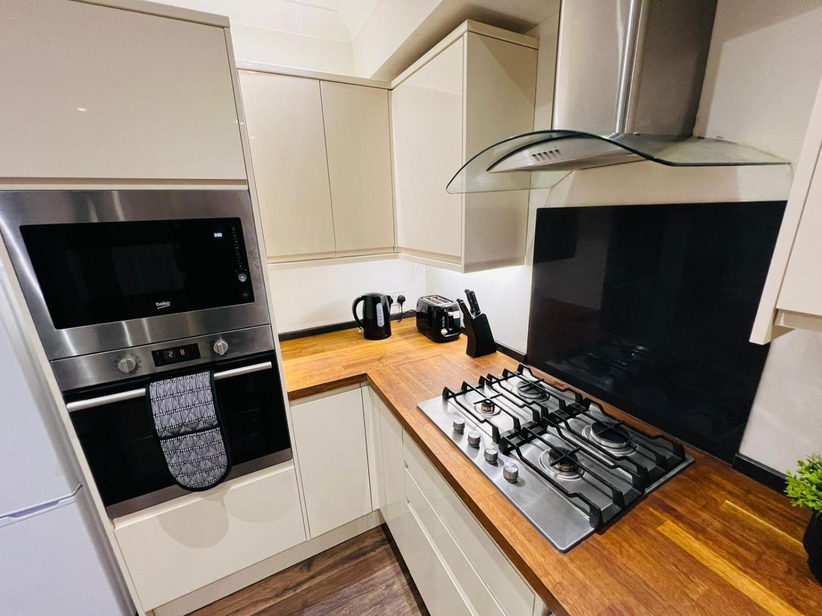 Luxury Near Centre, Near Train Station, E1 Apartament Londra